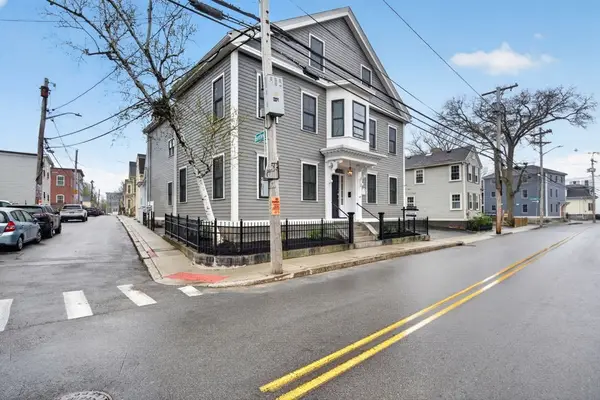 49 Essex St #2R, Salem, MA 01970