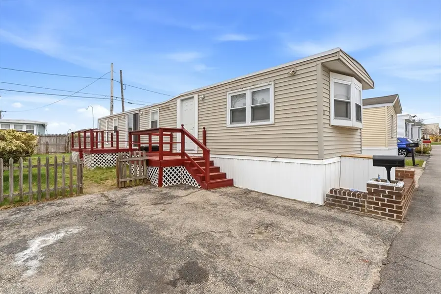 11 East Dr, Rumford, RI 02916 - #2