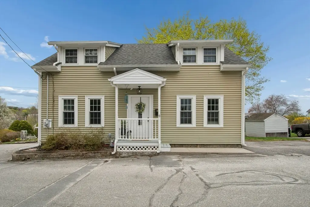 5 Elm St, Whitinsville, MA 01588 - #1