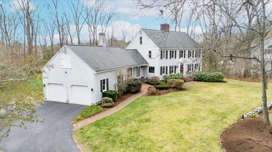 25 Aspen Dr, Bridgewater, MA 02324 - #3