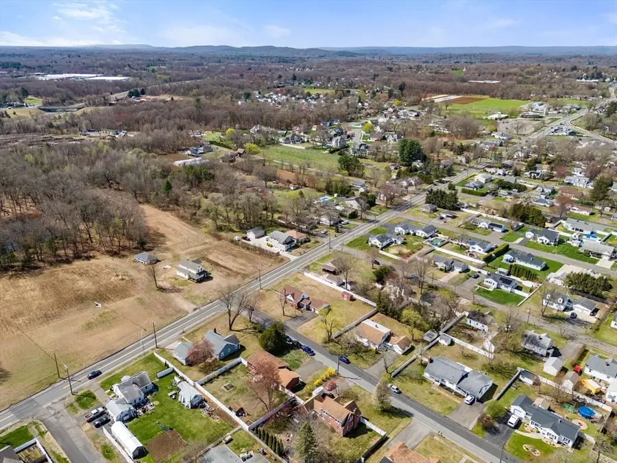 646 Mill St, Agawam Town, MA 01030 - #3