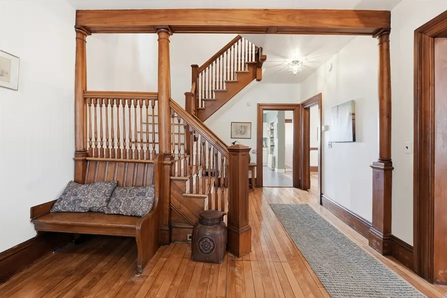 8 Westland St, Worcester, MA 01602 - #3