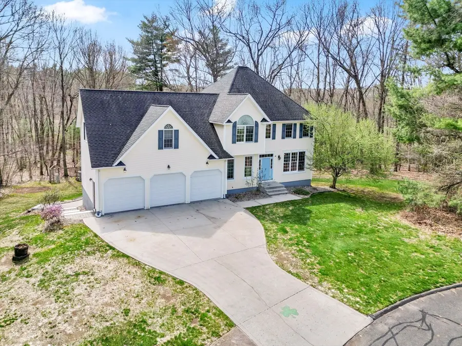 75 Spruce Cir, Feeding Hills, MA 01030 - #2