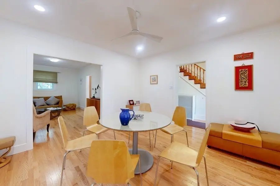 30 Montgomery St, Cambridge, MA 02140 - #3