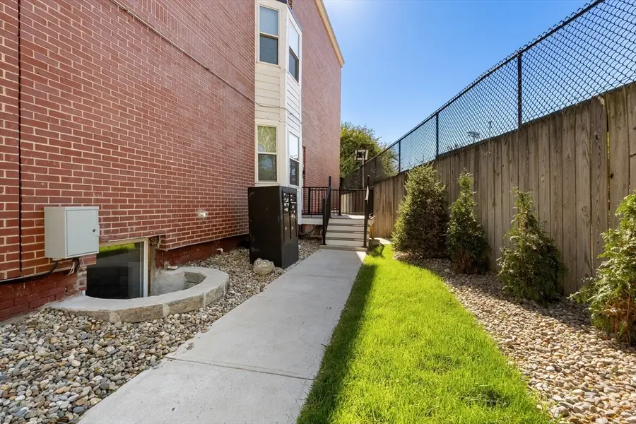 81 Chelsea St, Everett, MA 02149 - #3