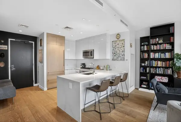 188 Brookline Ave #19B, Boston, MA 02215