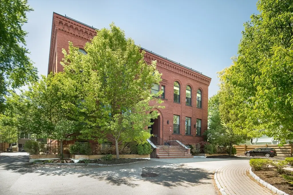 11 Wyman St #2B, Boston, MA 02130 - #1