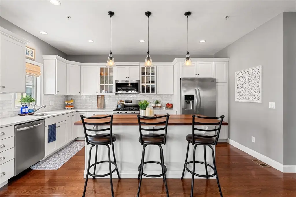 38 Stonehaven Dr, Weymouth, MA 02190 - #1