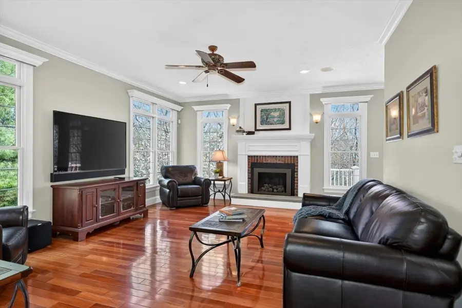 18 Manchester Dr, Wrentham, MA 02093 - #3