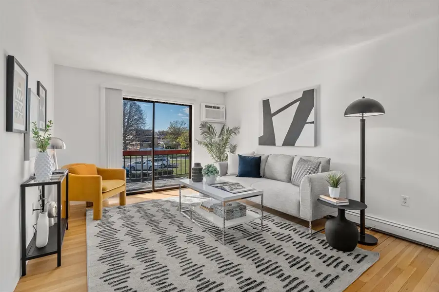 655 Saw Mill Brook Pkwy #9, Newton, MA 02459 - #3