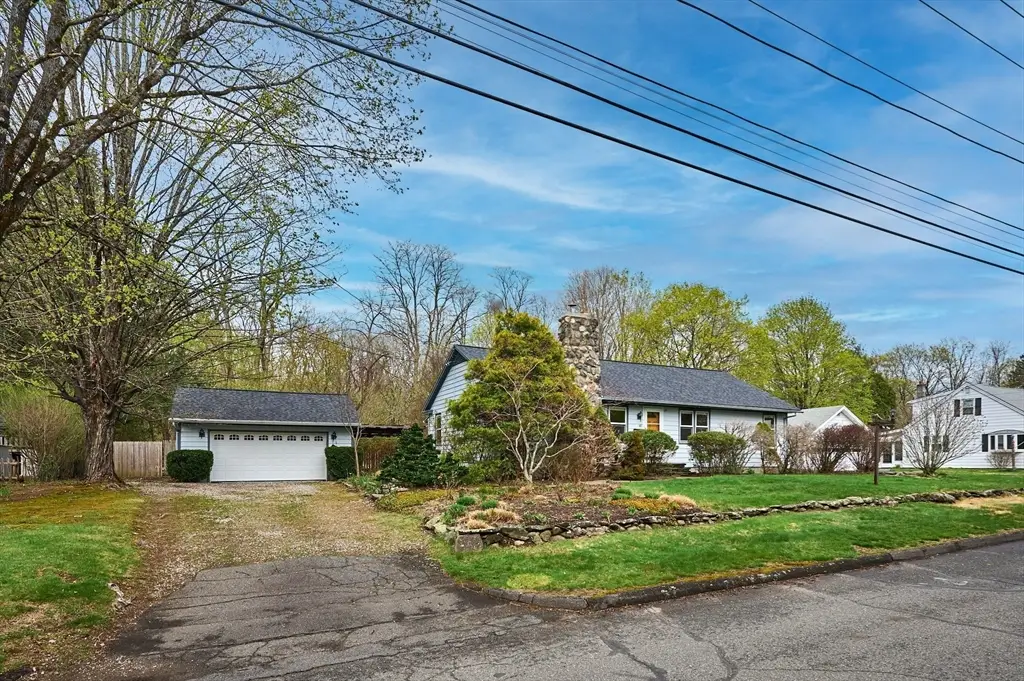 56 Oak St, Northampton, MA 01062 - #1