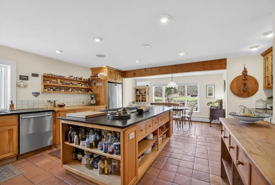 225 Lowell St, Carlisle, MA 01741 - #3