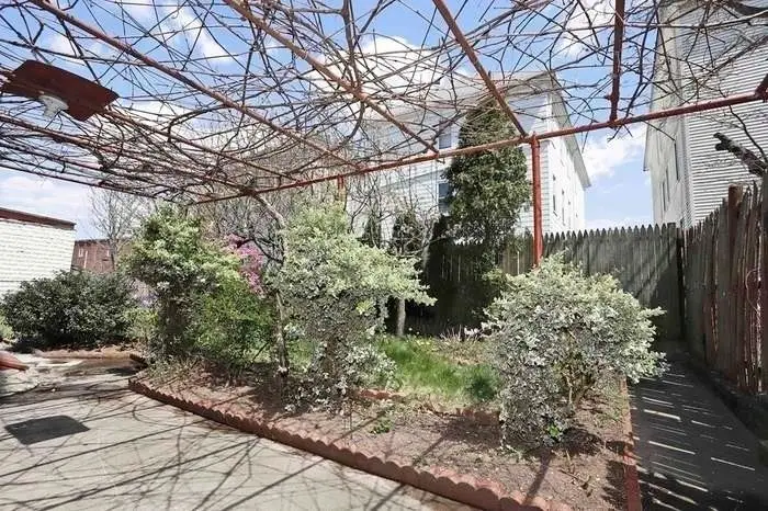 10 Viall Street, New Bedford, MA 02744 - #3