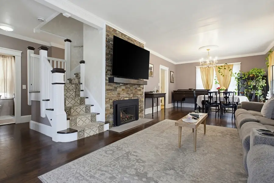 4 Hamill Rd, Worcester, MA 01602 - #3