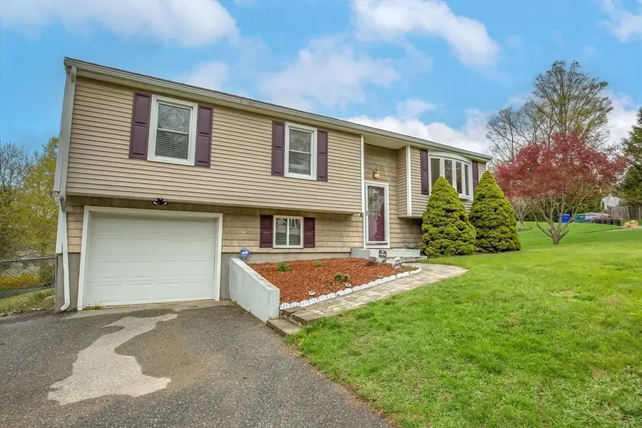 285 Ellendale Circle, Springfield, MA 01128 - #3