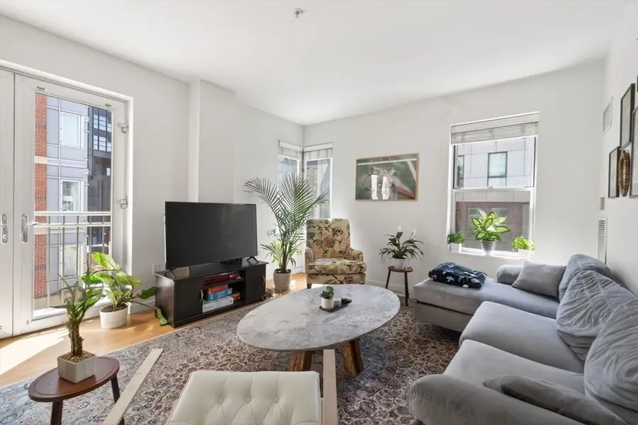 16 Miner St #304, Boston, MA 02215 - #3