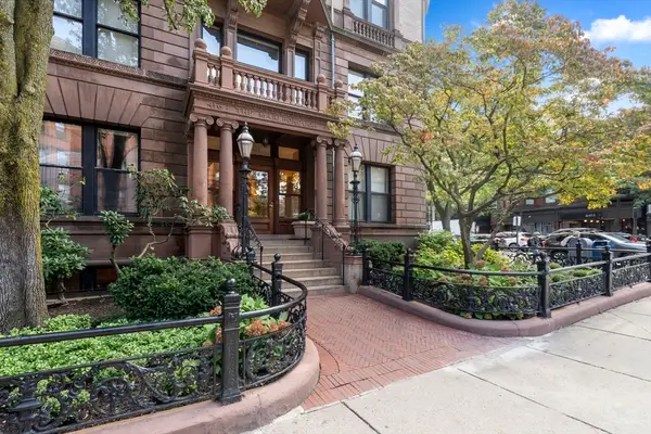 416 Marlborough St #209, Boston, MA 02115