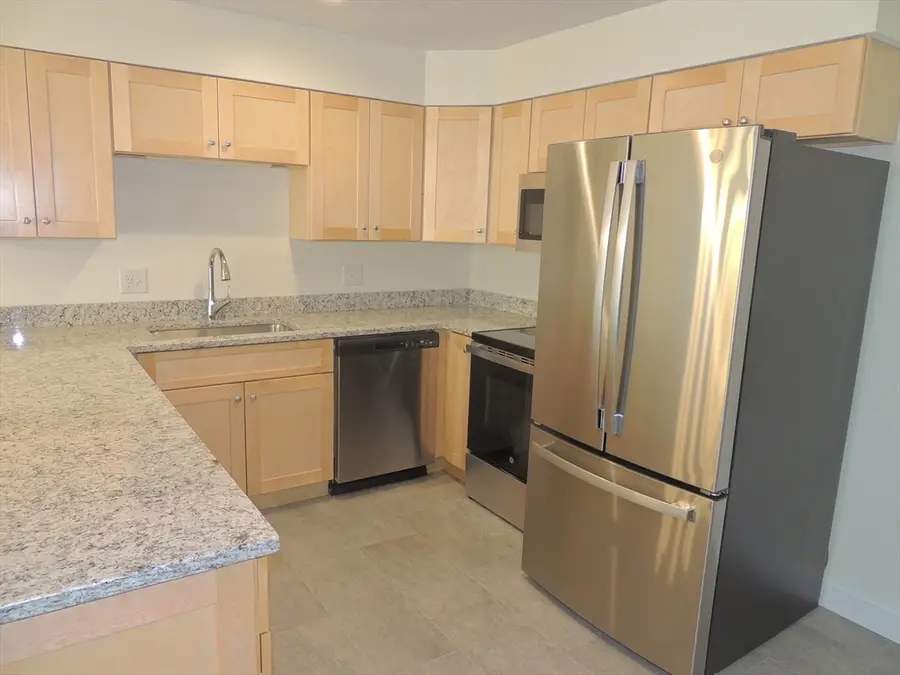 28 Greenleaves Drive #827, Amherst, MA 01002 - #3