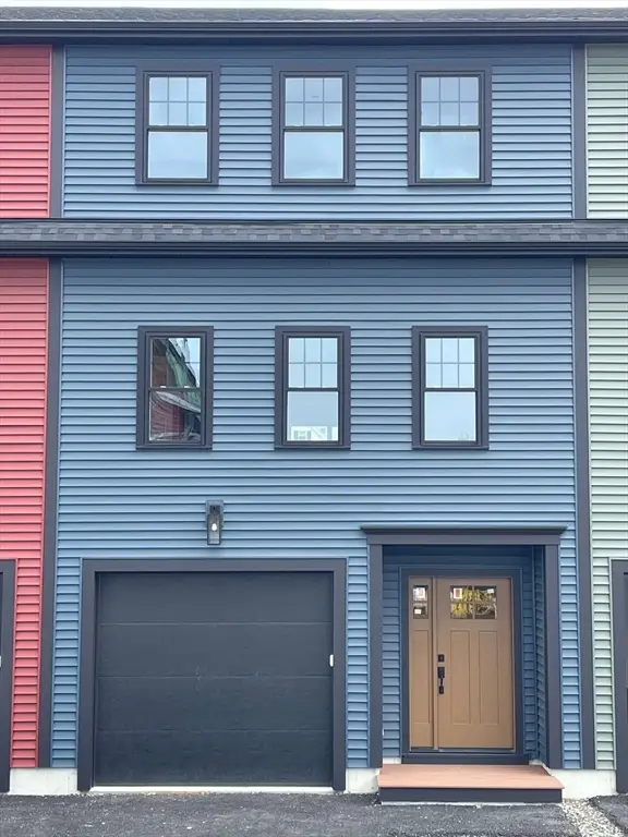 75 Neponset St #Unit 5, Canton, MA 02021