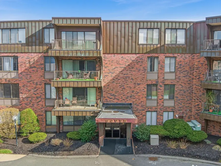1002 Paradise Rd #3P, Swampscott, MA 01907 - #2