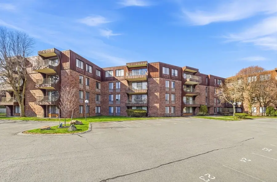 1002 Paradise Rd #3P, Swampscott, MA 01907 - #3