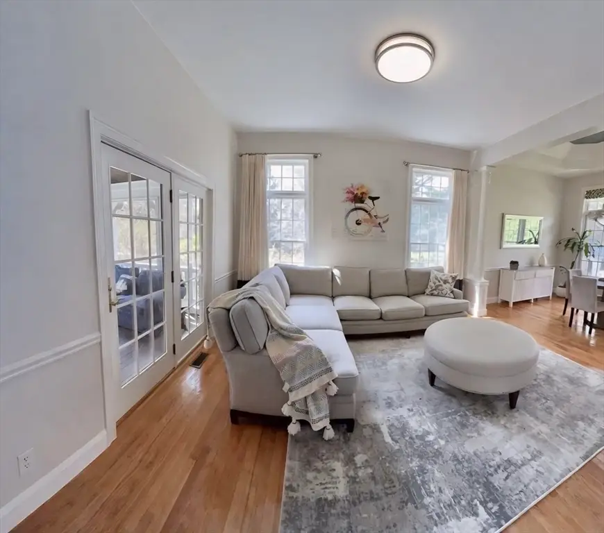 845 Emerson Gardens, Lexington, MA 02420 - #3