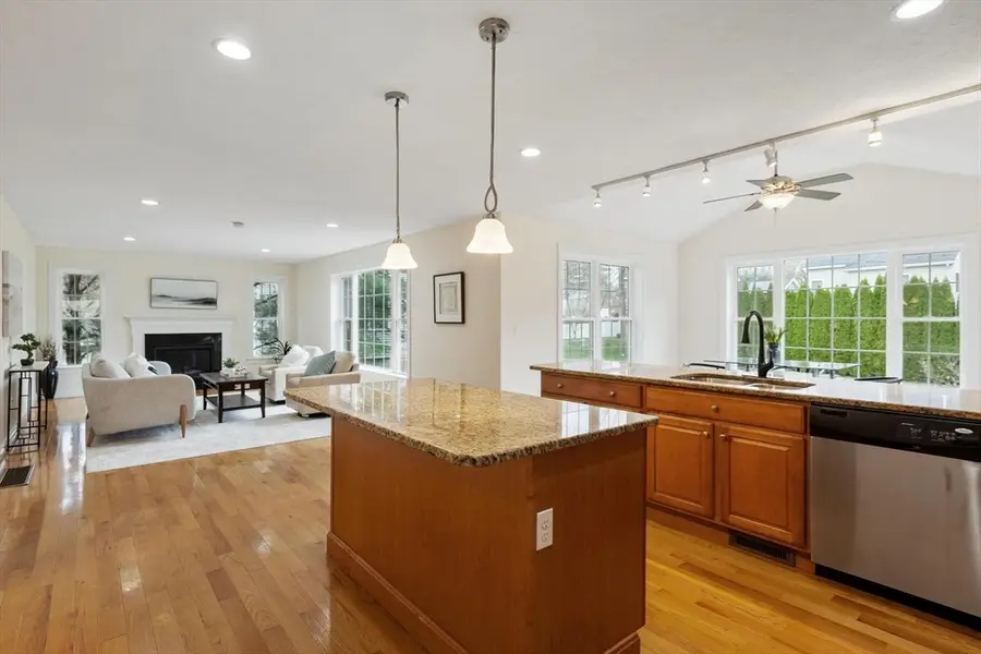 4 Henley Rd, Acton, MA 01720 - #3