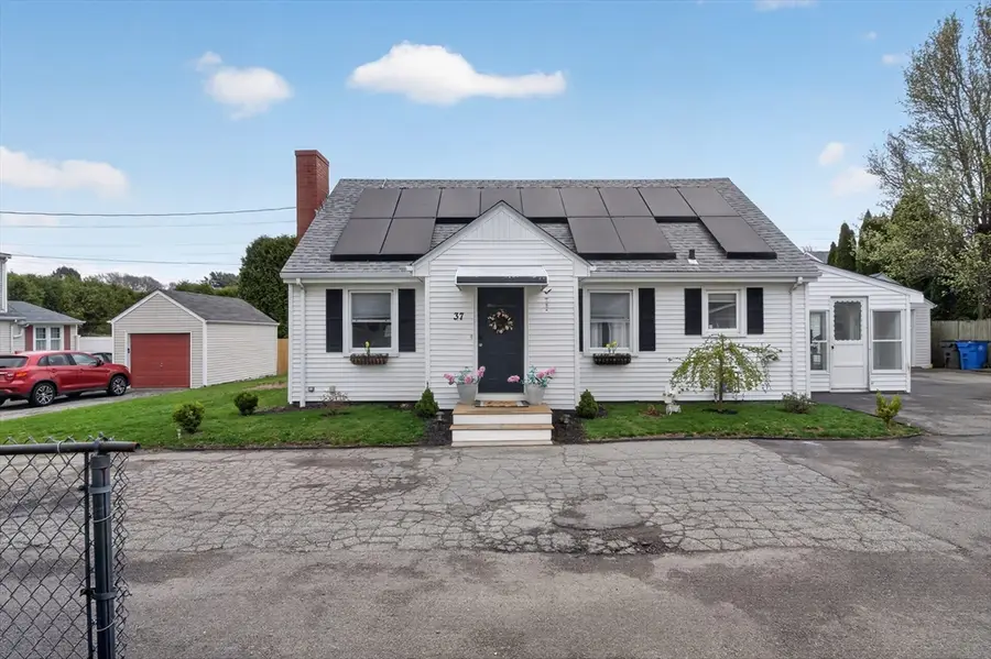 37 Blakely Ct, Fall River, MA 02720 - #2