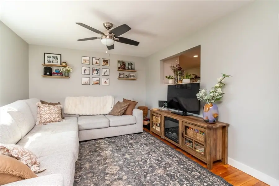 9 Sunset Ave, Holbrook, MA 02343 - #3