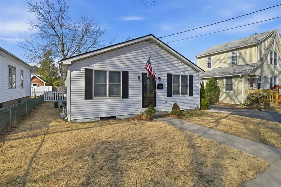 222 Edendale St, Springfield, MA 01104 - #3