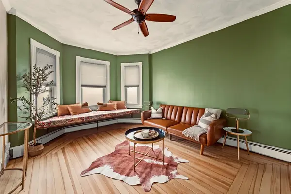 7 English St #3, Salem, MA 01970