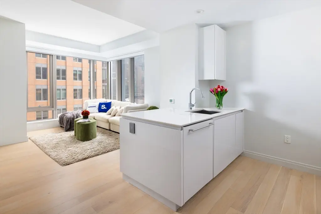 135 Seaport Blvd #708, Boston, MA 02210 - #1