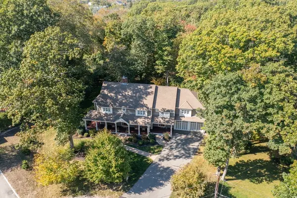 137 Fairoaks Ln, Cohasset, MA 02025