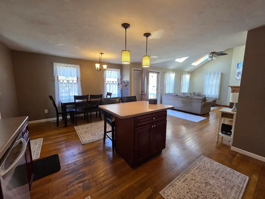 66 Wampatuck St, Pembroke, MA 02359 - #3