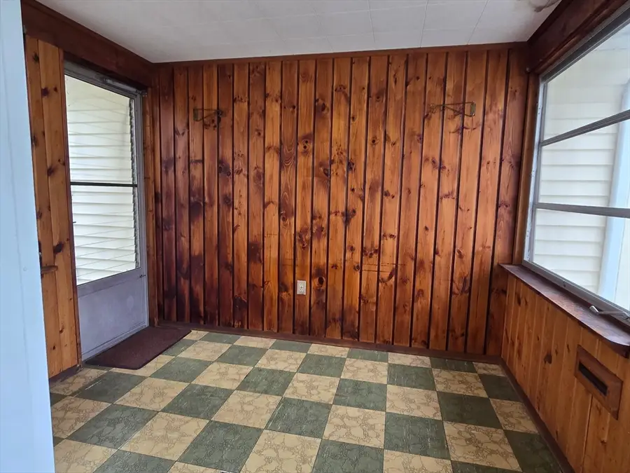 95 Herrman St, West Springfield, MA 01089 - #3