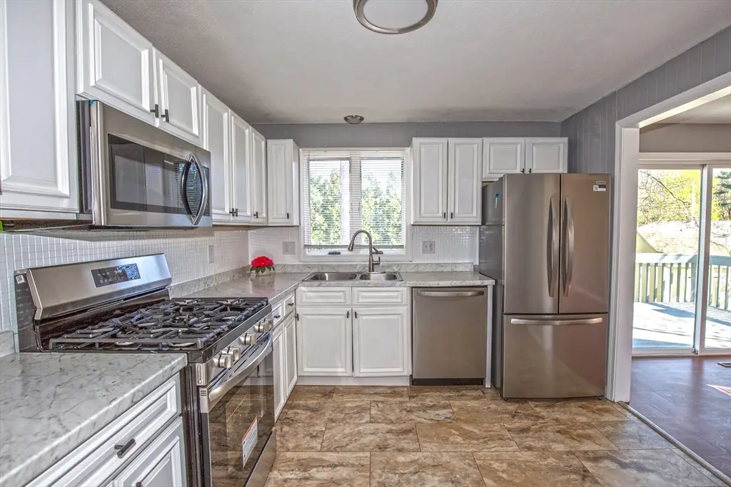 90 Teakwood Rd, Springfield, MA 01128 - #1