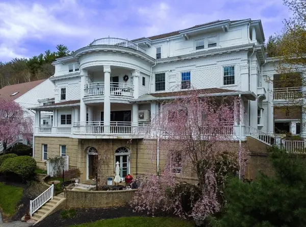 1401 Great Pond Rd #6, North Andover, MA 01845