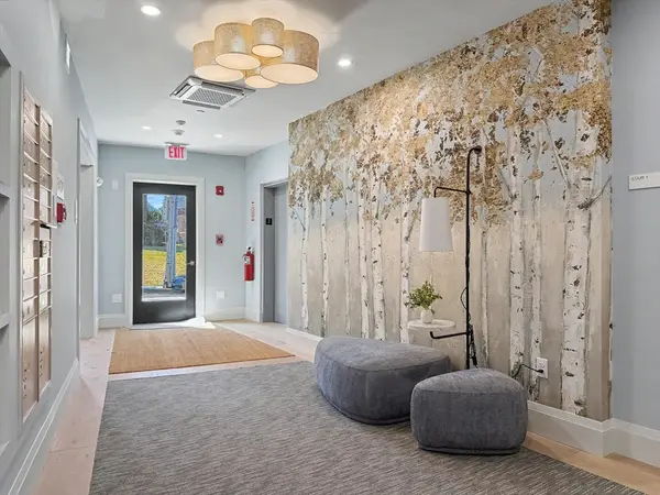 34 Oak Street #102, Boston, MA 02136