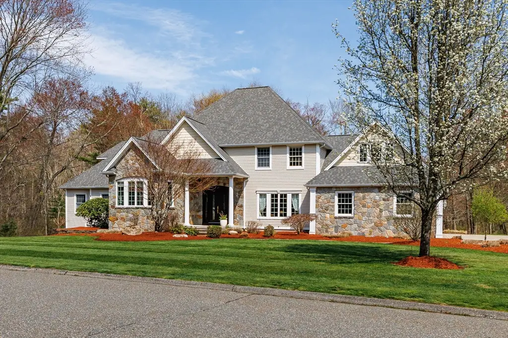 37 Old Farm Rd, East Longmeadow, MA 01028 - #1