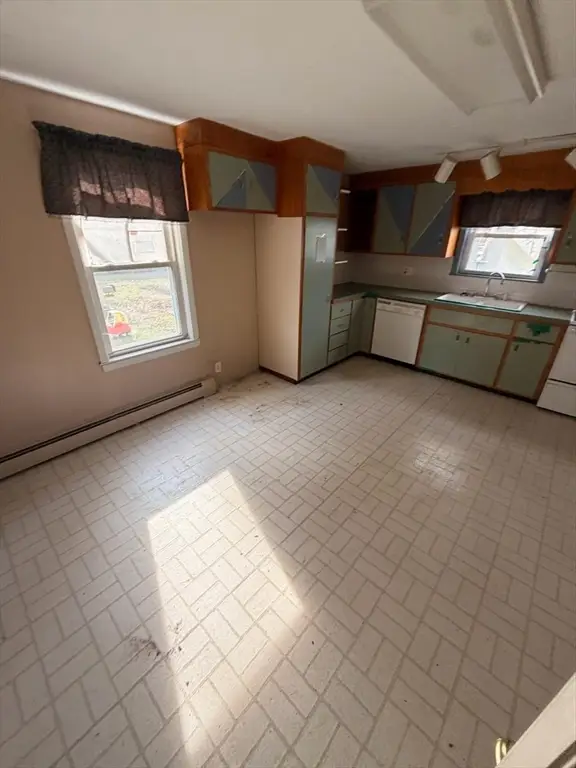 18 Alger Ave, Taunton, MA 02780 - #3