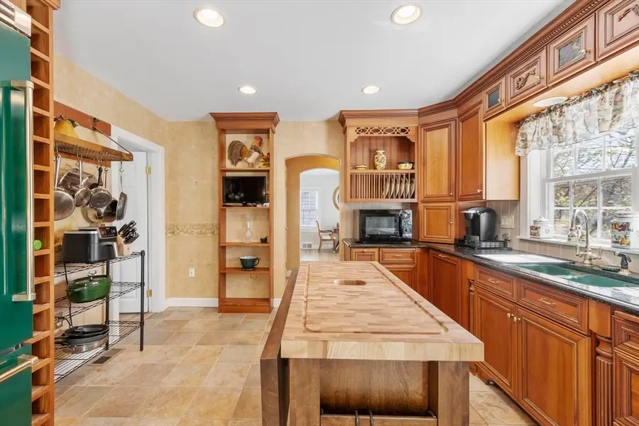 47 Austin St, Leominster, MA 01453 - #3