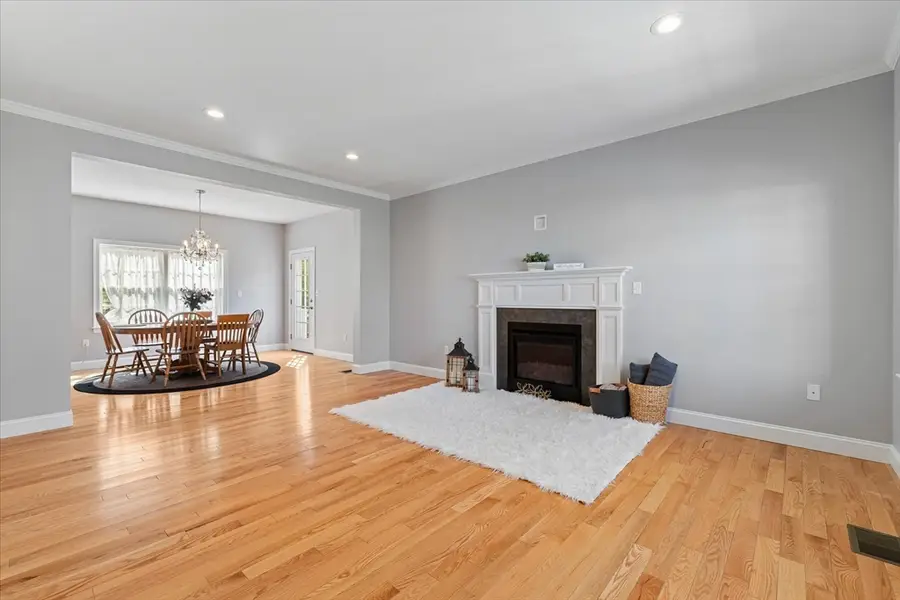 8 William Dr #8, Douglas, MA 01516 - #3