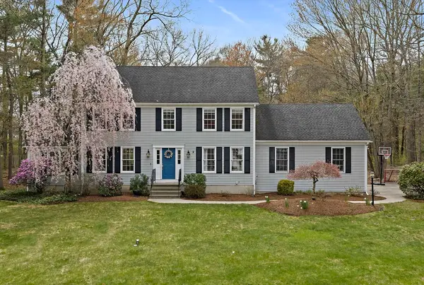 4 Mockingbird Ln, Franklin, MA 02038