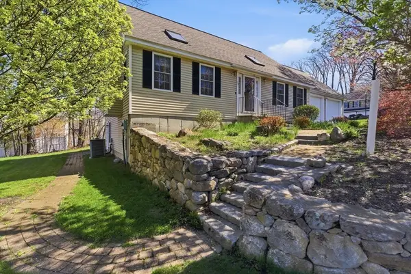 19 Brendan Rd, Clinton, MA 01510