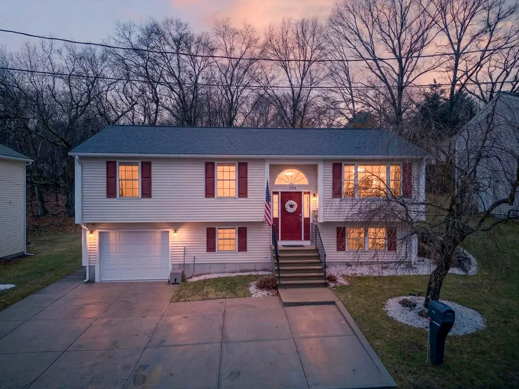 234 Minerva Ave, Cumberland, RI 02864 - #1