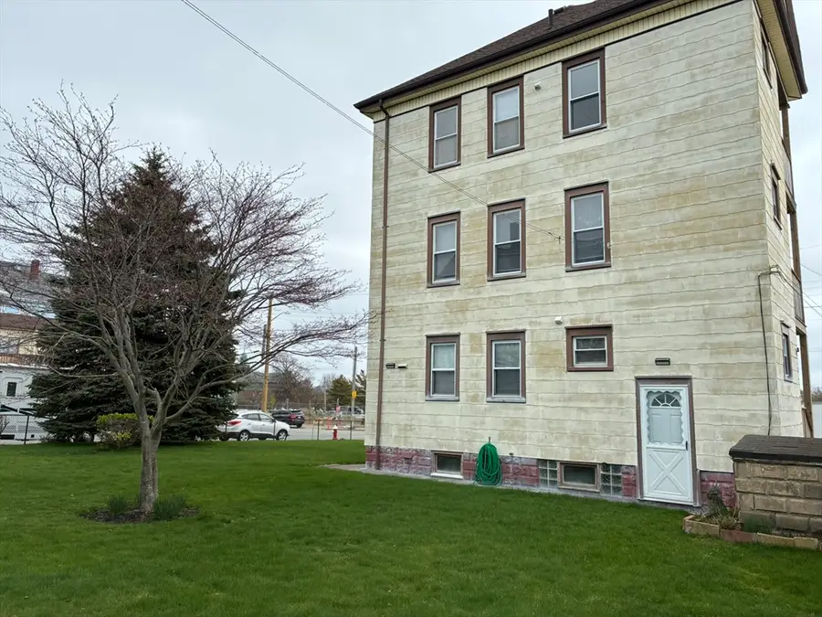 373 Bolton St, New Bedford, MA 02740 - #3