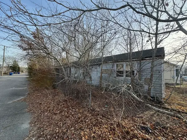 44 Thirteenth St, Wareham, MA 02532