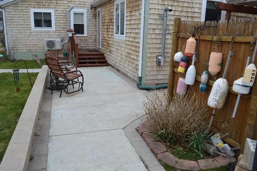 17 Bungalow Ln, Wareham, MA 02532 - #3