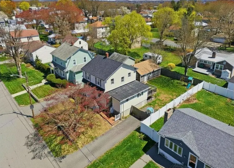 90 Sweetbriar Ave, East Providence, RI 02915 - #3