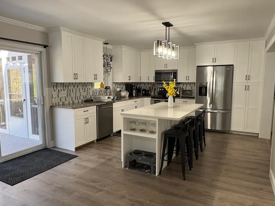 683 Nw Main St, Douglas, MA 01516 - #2